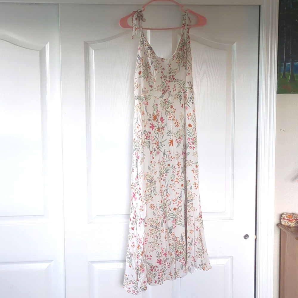 White floral maxi dress